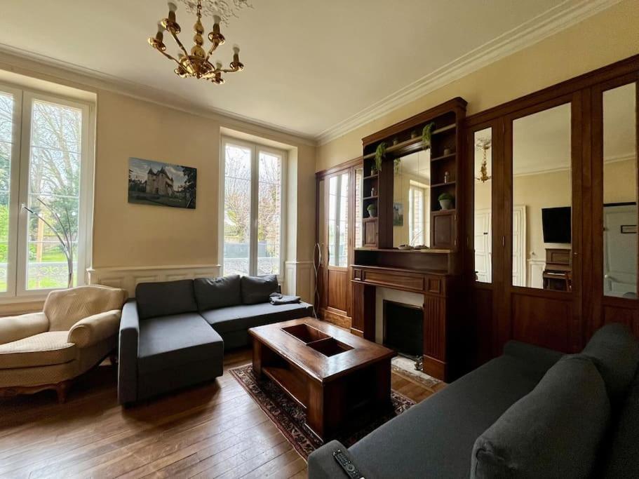La Demeure De Margot - 24 Couchages Villa Villeneuve-sur-Yonne Buitenkant foto