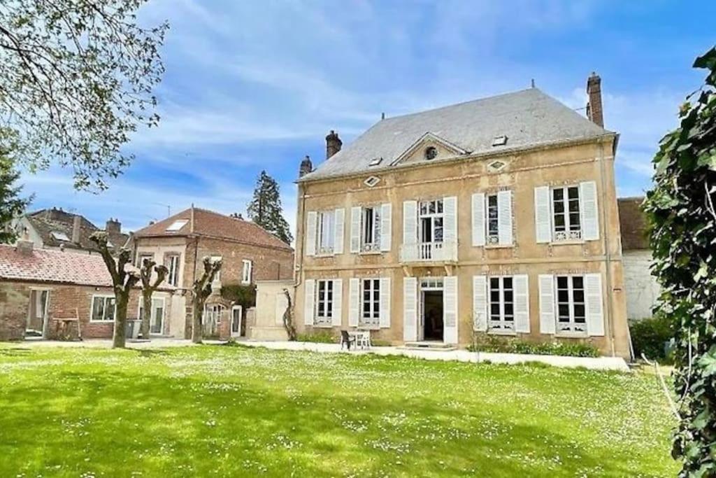 La Demeure De Margot - 24 Couchages Villa Villeneuve-sur-Yonne Buitenkant foto