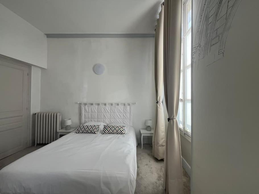 La Demeure De Margot - 24 Couchages Villa Villeneuve-sur-Yonne Buitenkant foto