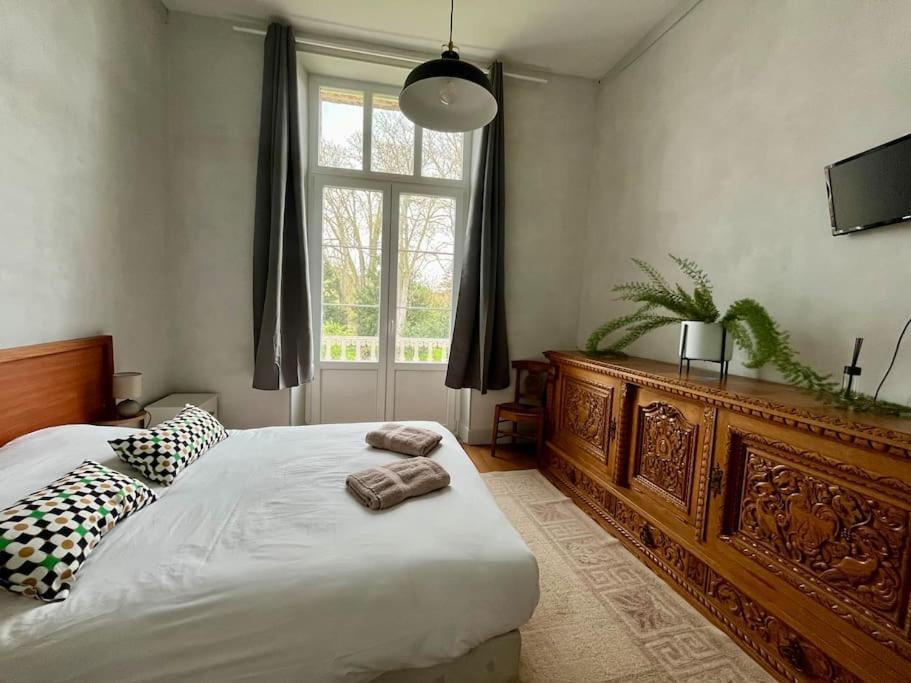 La Demeure De Margot - 24 Couchages Villa Villeneuve-sur-Yonne Buitenkant foto